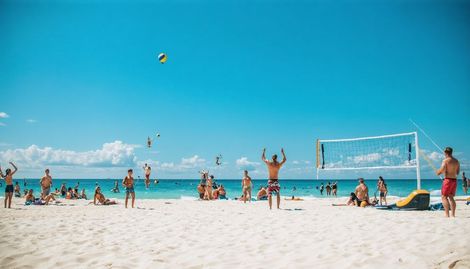 Deniz ve Güneşin Tadını Çıkarın: Yaz Tatiliniz İçin En İyi Aktiviteler